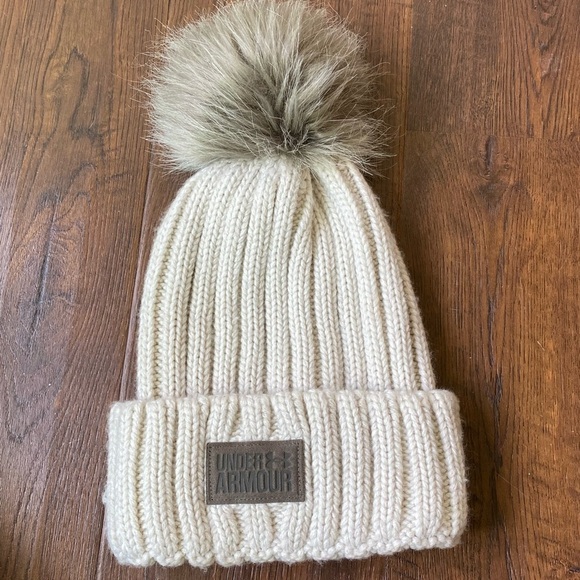 Under Armour Heather Snowcrest Pom Cable Knit Light Cream Beanie - Picture 1 of 3